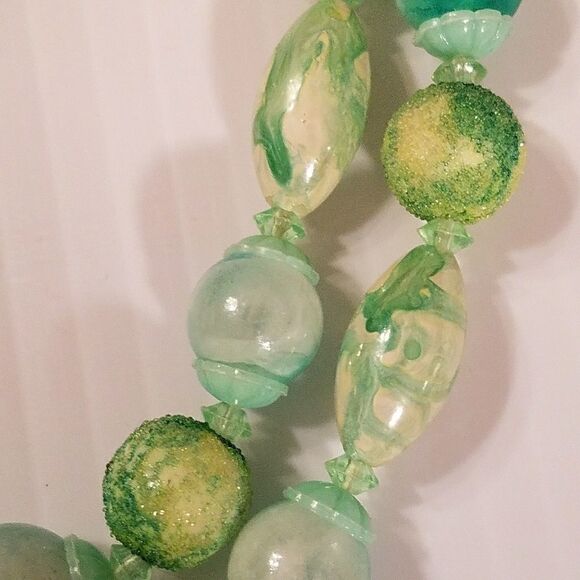 Vintage Double Strand Green Bead Necklace - Picture 5 of 6